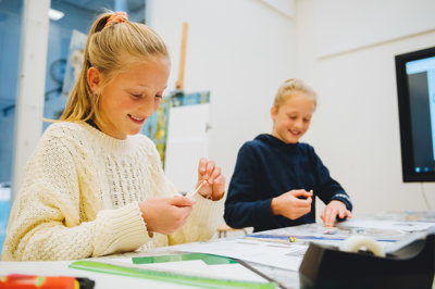 Two girls follow in Van Gogh’s footsteps by experimenting with colour and light during Masterminds & Masterpieces