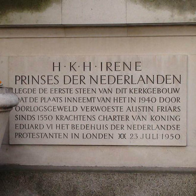 Bij herbouw van de Austin Friars kerk na de Tweede Wereldoorlog legde H.K.H. Prinses Irene in 1950 de eerste steen.
