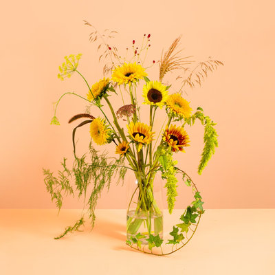 Atelier – Van Gogh Museum edition van bloomon, een boeket waarin zonnebloemen de hoofdrol spelen