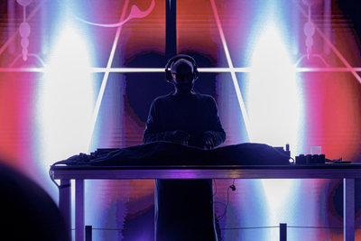 DJ tijdens ADE x Van Gogh Museum, foto: Les Adu