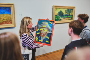 Guided tour with highschool students at the Van Gogh Museum. Photo: David Stegenga 
