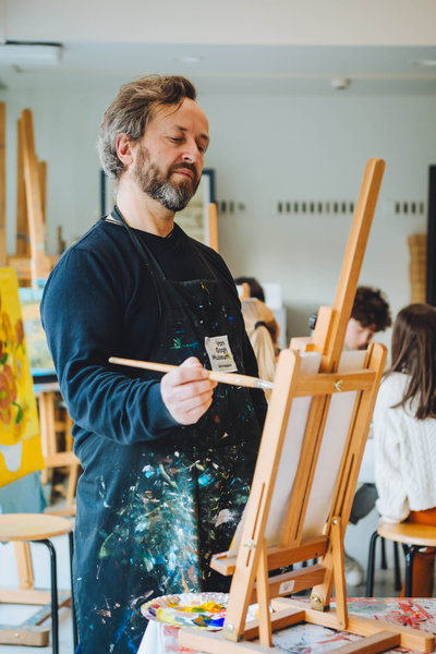 Painting workshop. Photo: Jelle Draper