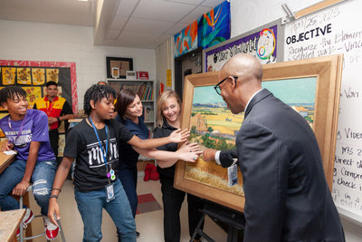 The DHL x Van Gogh Museum Heart for Art programme at Meyerland Performing and Visual Arts Middle School, Houston ISD. Photo: Ali Asher.