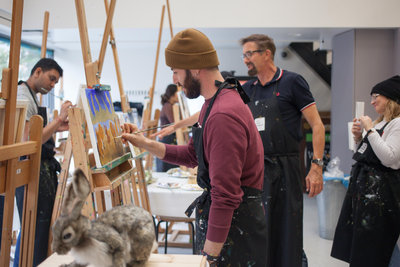Schilderworkshop in het atelier van het Van Gogh Museum (foto: Les Adu)