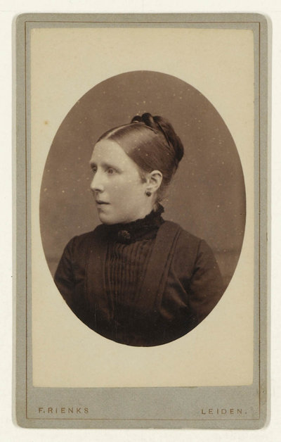 Portret van Anna Cornelia van Gogh, 1878 , foto F. Rienks, Leiden, Van Gogh Museum, Amsterdam (Vincent van Gogh Stichting)